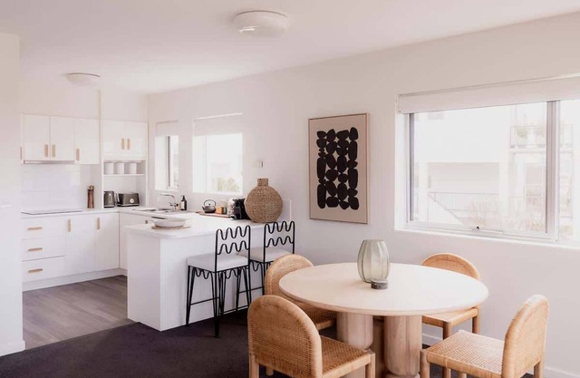 Battery Point Apartment with River Views