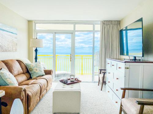 Bay Watch Resort Luxe Oceanfront End Unit