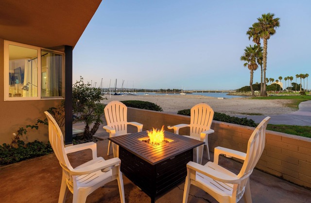 Bayfront w/Large Private Patio | AC | Pet Friendly