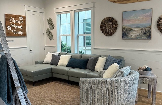 Baytowne Breeze - NEW 4B/4.5B with 2 Golf carts!