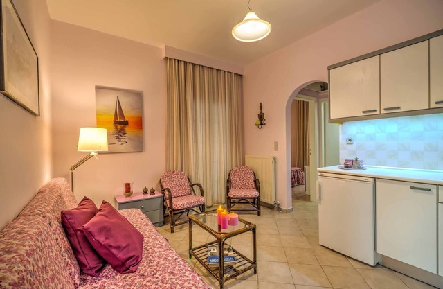 Bbq, balcony, 42mbps, king, backyard, full Kitchen-1