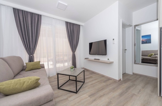 Beach apartment Mara 2 50m to the sea,modern apartment in the center of the town