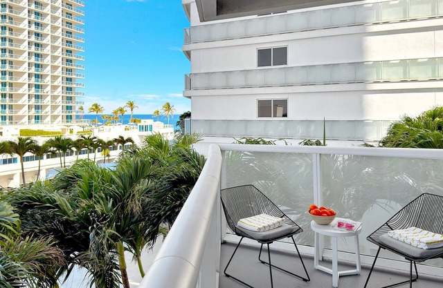 Beach Club: Oceanfront, Resort Amenities, Balcony Views
