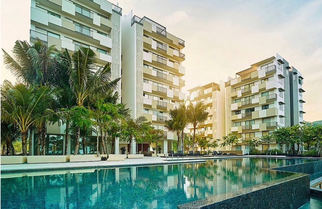 Beach front 2 Bedroom Apartment with Seaview