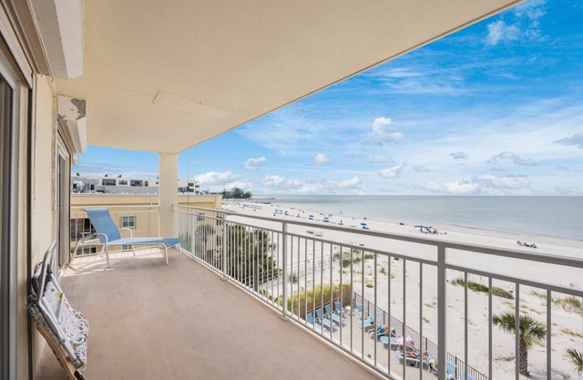 Beach Front Corner Unit - #309 Madeira Norte