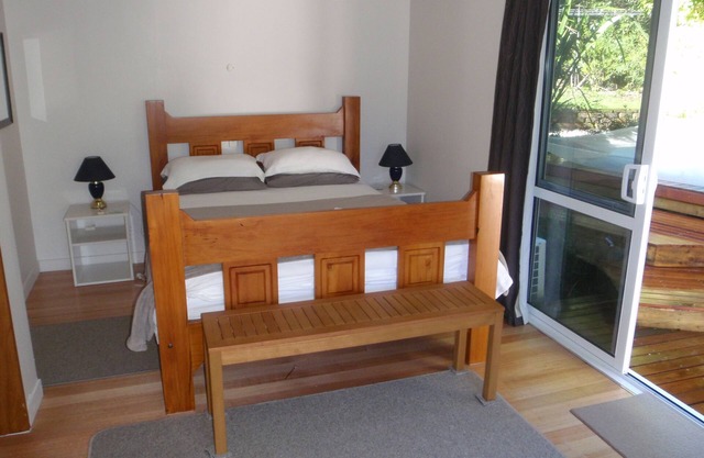 Beach Front Studio, Palms - Tapu Bay Studio