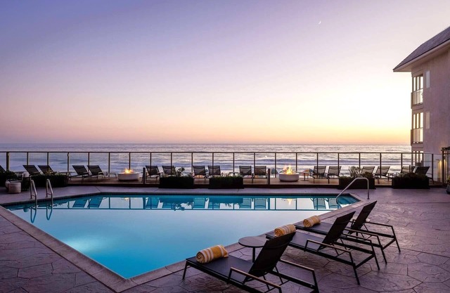 Beach Getaway in Carlsbad! Two Modern Units, Sundeck, Beachfront, Outdoor Pool!