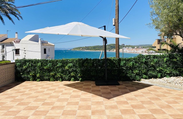 Beach house with pool in the Forti viewpoint