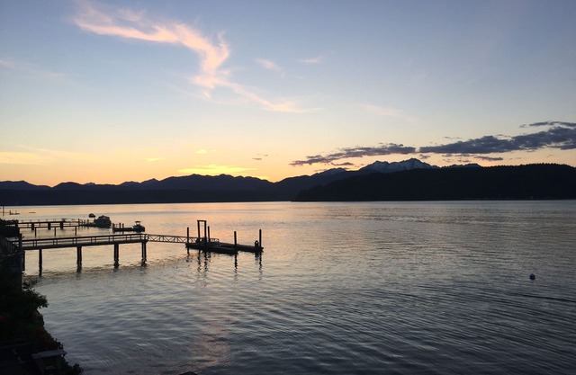 Beach living! Rest, relax, and rejuvenate on Hood Canal's most desireable coast