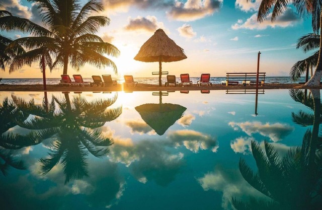 Beach Views Villa w/Full Kitchen & Private Balconies