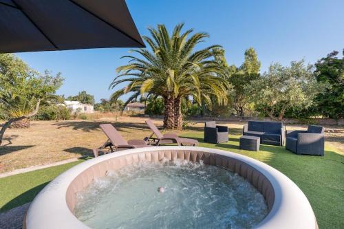 Beach Villa 300MT from the Sea AC BBQ Jacuzzi