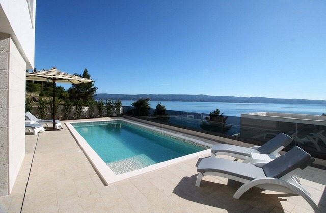 Beach villa with view in Omis Croatia, Holiday Villa in Croatia on t he Beach with pool