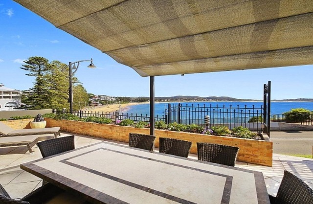 BEACHBOUND SANDALWOOD | Accom Holidays