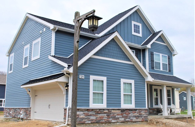 Beachcomber Cottage; Tri-level home near downtown