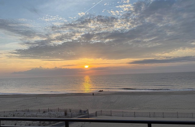 BEACHFRONT BOARDWALK FRONT 4 BED 5 BATH CONDO
