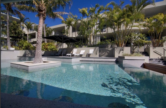 Beachfront Cabarita Beach - Pool & Mountain Views - 2 Bed Apartment