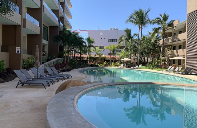 Beachfront Condo 3 Bedrooms 3 Bathrooms with Heated Pool and steps to Town