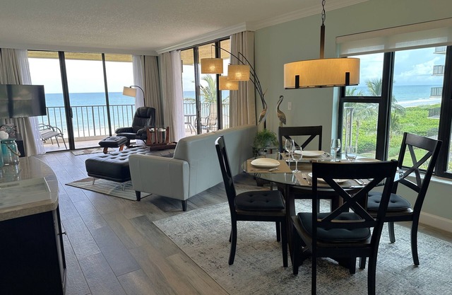Beachfront Condo with Wrap Around Balcony: Dec 2025 available!