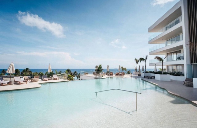 Beachfront 4BR Condo ONE Mambo 20 & 21 by Bocobay