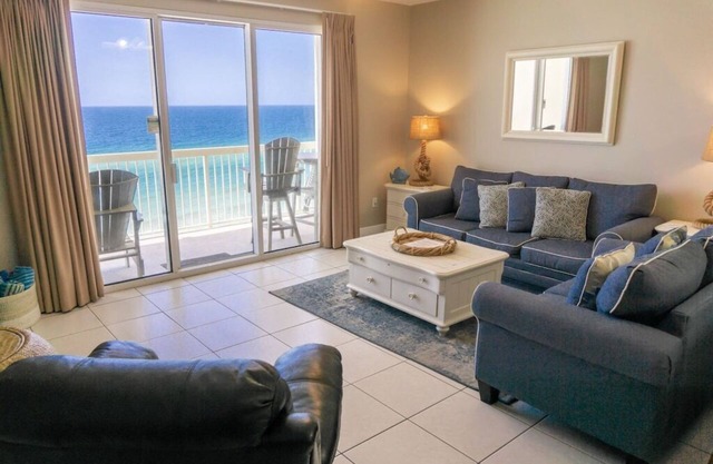 BEACHFRONT! FREE BEACH CHAIRS! LOW 9TH FLOOR! Over 146 Five Star Reviews!
