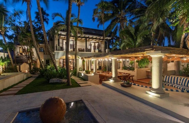 BEACHFRONT LUXURY VILLA ON A PRIVATE BAY