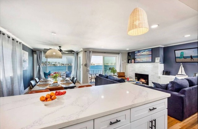 Beachfront on the Bay- penthouse on the sand