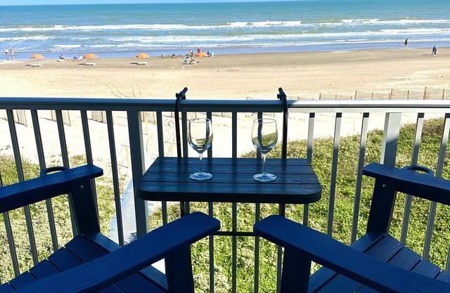 Beachfront Paradise w/private beach access, hot tub, and pool! AMAZING VIEW!