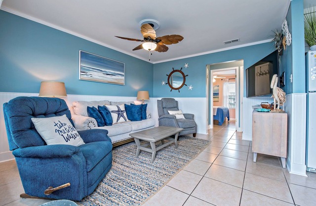 BEACHSIDE MANOR! Come Ride the Tide with US! 2Bd, 1B with Free Parking!