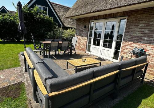 Beachvilla it Langezand - Villa aan het vaarwater en vlakbij strand