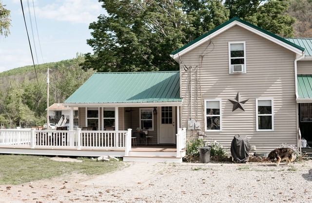 Bear Hollow Lodge Skiing/Hiking near Letchworth State Park and Swain Ski resort