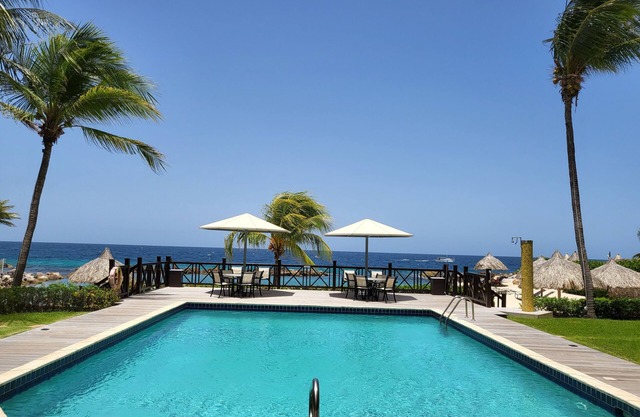 Beau Rivage Penthouse-Willemstad with private beach and magnificent ocean view