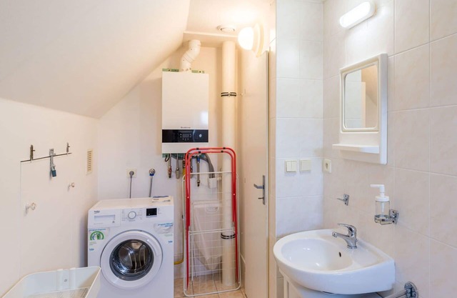 Beautiful private villa for 6 people with WIFI, pool, TV, terrace and pets allowed