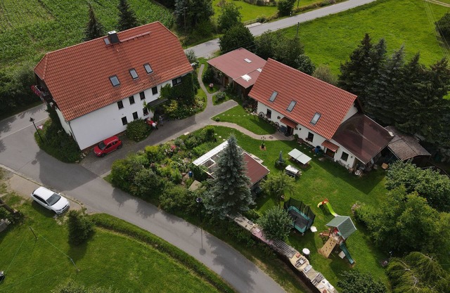 Beautiful 4-bed room *, wheelchair accessible, accommodation in the middle of the garden,