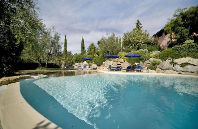 Beautiful private villa for 9 people with private pool, A/C, WIFI, veranda and panoramic view
