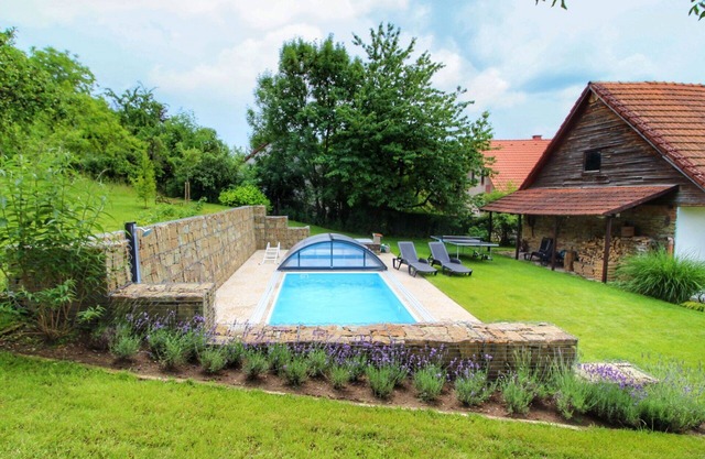 Beautiful private villa for 5 guests with private pool, WIFI, A/C, TV and terrace