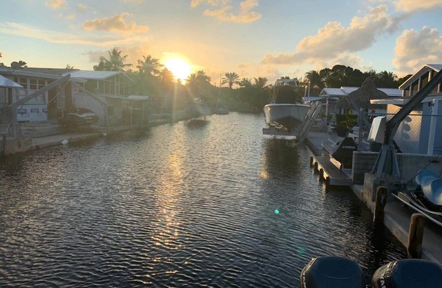 Beautiful 3 bed/3 bath Canal Home with Ocean Access in Key largo - 60 foot Dock