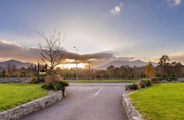 Beautiful 3 Bedroom Holiday Home in Killarney Adjacent to The National Park