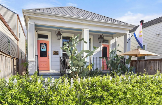 Beautiful 3bed 2Ba Home in Uptown New Orleans! Close to Magazine St/Universities