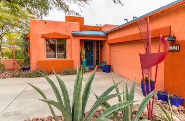 BEAUTIFUL AND COMFY! Mountain View/Pool Near Saguaro National Park