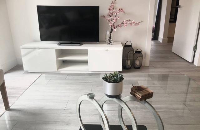 Beautiful and modern condo in central location!