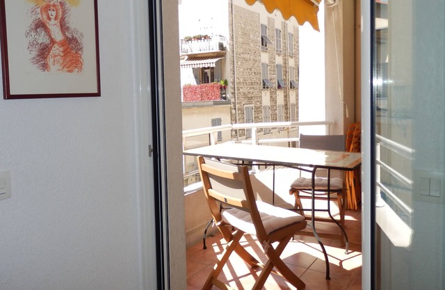 Beautiful and quiet residential apartment Air-conditioned with Terrace in Nice