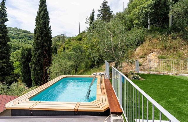 Beautiful apartment for 6 guests with pool, WIFI, patio and pets allowed