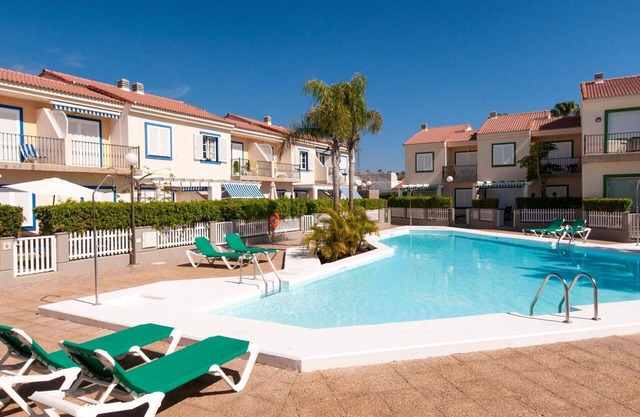 Beautiful apartment for 4 people with pool, WIFI, A/C, TV, terrace and pets allowed
