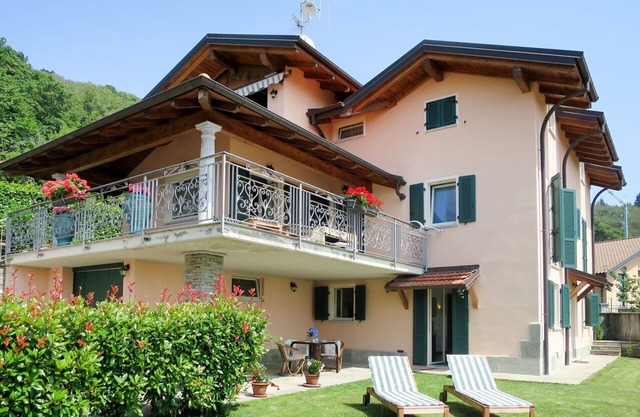 Beautiful apartment for 4 guests with WIFI, TV and terrace