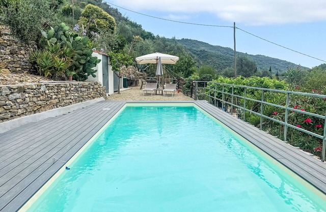 Beautiful apartment for 5 people with pool, WIFI, TV, patio and pets allowed