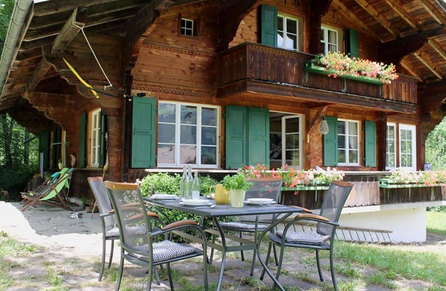 Beautiful apartment for 7 guests with WIFI, TV and balcony