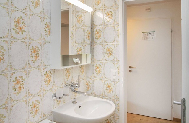 Beautiful apartment for 4 guests with pool, WIFI, TV, balcony, pets allowed and panoramic view