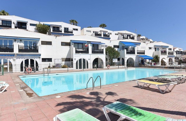 Beautiful apartment for 2 people with pool, WIFI, A/C, TV, balcony and pets allowed