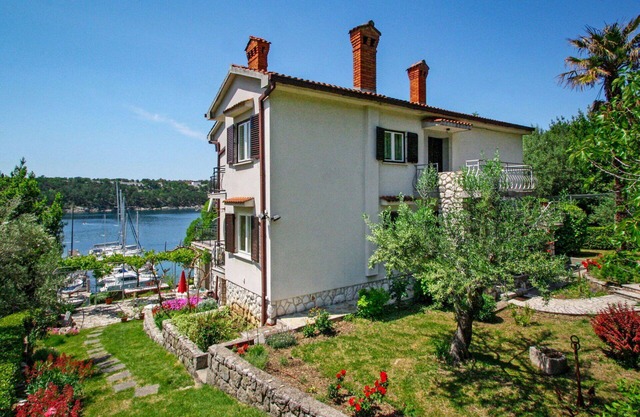 Beautiful apartment for 5 guests with WIFI, A/C, TV, terrace and pets allowed