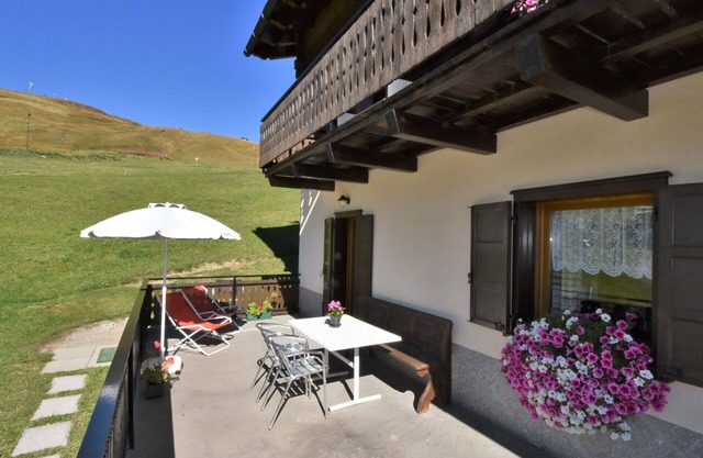 Beautiful apartment for 4 guests with WIFI, TV and terrace